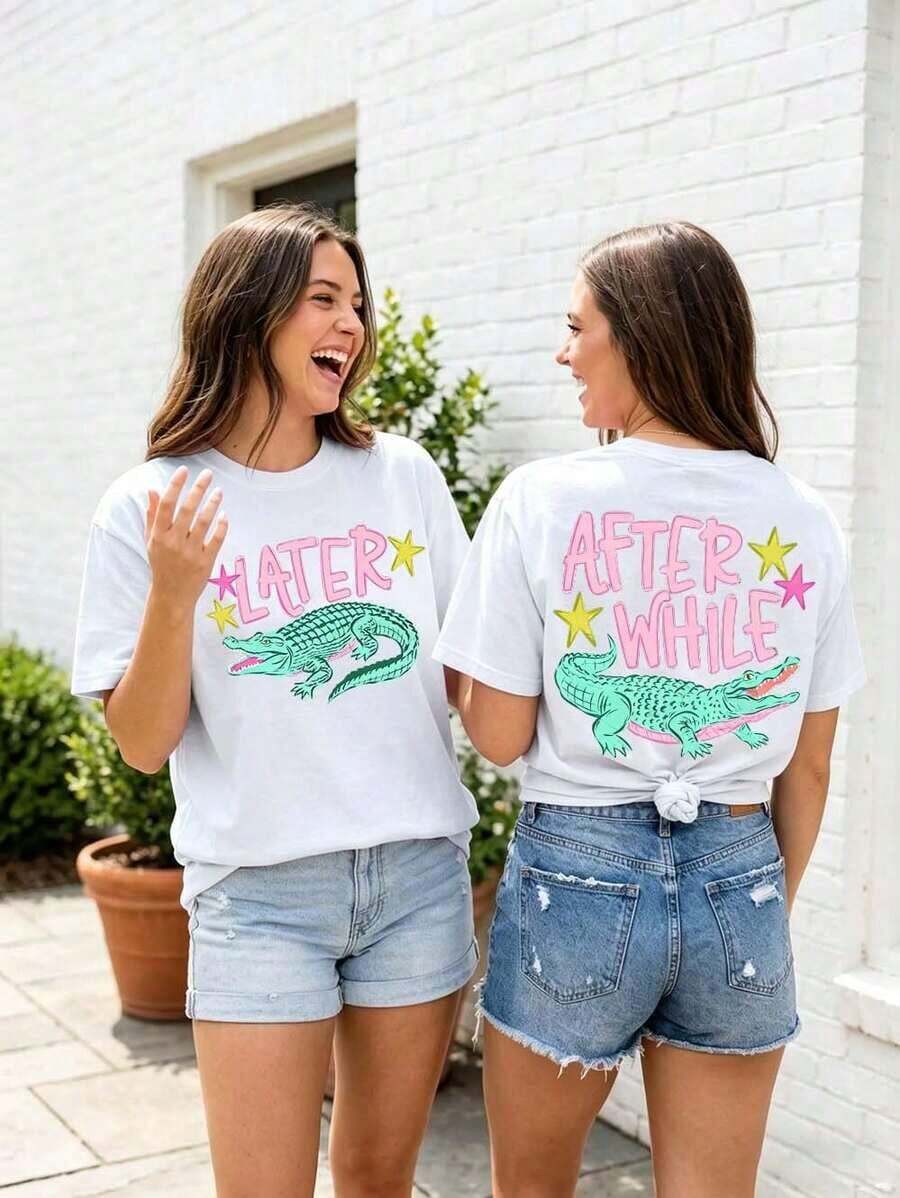 Esta camiseta casual de manga corta y cuello redondo presenta un popular estampado de cocodrilo, un tatuaje de cocodrilo y un eslogan, lo que la hace perfecta para la primavera y el verano. Camiseta de mujer - Ropa fresca de verano