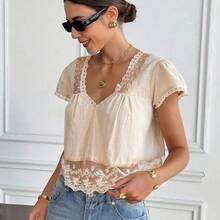 Blusa de mujer con cuello en V, manga corta y espalda con lazo, de encaje y parches, 100% algodón, estilo romántico francés, con diseño de espalda descubierta y mangas abullonadas, versátil para uso diario/casual, verano para mujeres, Día de San Valentín, Carnaval, vacaciones, blusa casual, top Y2K, blusa de encaje, blusa bohemia, top de encaje - Blanco - Ver 5