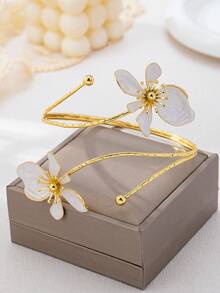 1 pièce Bracelet élégant et à la mode avec fleur artificielle à 5 pétales blanc, orange, rose et vert. Convient pour un port quotidien et les jours fériés. Excellent choix de cadeau (boîte-cadeau non incluse) - Blanc - Voir 2