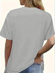 Highway Beauty: The Charm Of Vintage Women On The Dusty Highway - A Vibrant Sports T-Shirt For Women's Fashion And Leisure - Comfortable Short-Sleeved Crew Neck T-Shirt For All Seasons - 淺灰色 - 查看 3