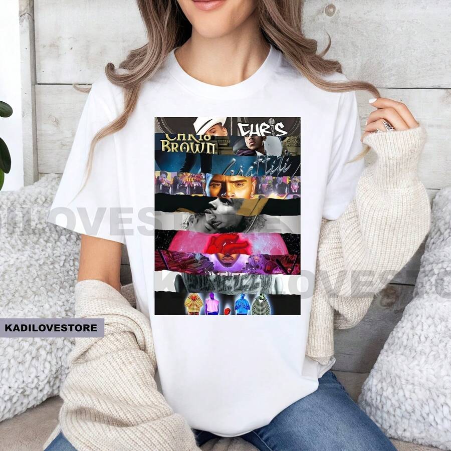 Cis Brown rb World Tour T-Shirt - Fan Merch Concert Art220g heavyweight 100% cotton T-shirt. Butterfly print. Unisex sizing. Round neck inspirational T-shirt. Cute and beautiful Y2K-inspired summer top, perfect for the outdoors, home, work, or street wear. Casual, loose-fitting everyday T-shirt. - Blanco - Ver 1