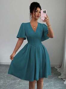 Vestido corto casual y elegante para mujer con cuello en V, mangas con volantes, botones decorativos en el bajo, cintura elástica, adecuado para primavera/verano, ir al trabajo, vacaciones, té de la tarde, fiestas - Agua verde azul - Ver 12