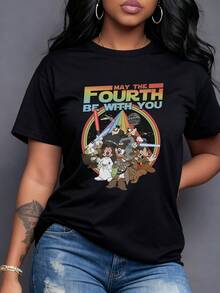 Personajes clásicos vestidos como héroes espaciales celebrando la frase May the Fourth Be With You" con colores brillantes y ambiente galáctico camiseta para mujer moderna y divertida - Negro - Ver 1