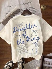 "Christian, Daughter Of The King" Graphic T-Shirt, Aesthetic Faith Clothing For Women With Bible Verse And Words On The Back, Graphic Tees For Women, Casual Short Sleeve Crew Neck T-Shirt For Plus Size Women, Pink, For Summer. - 杏色 - 查看 3