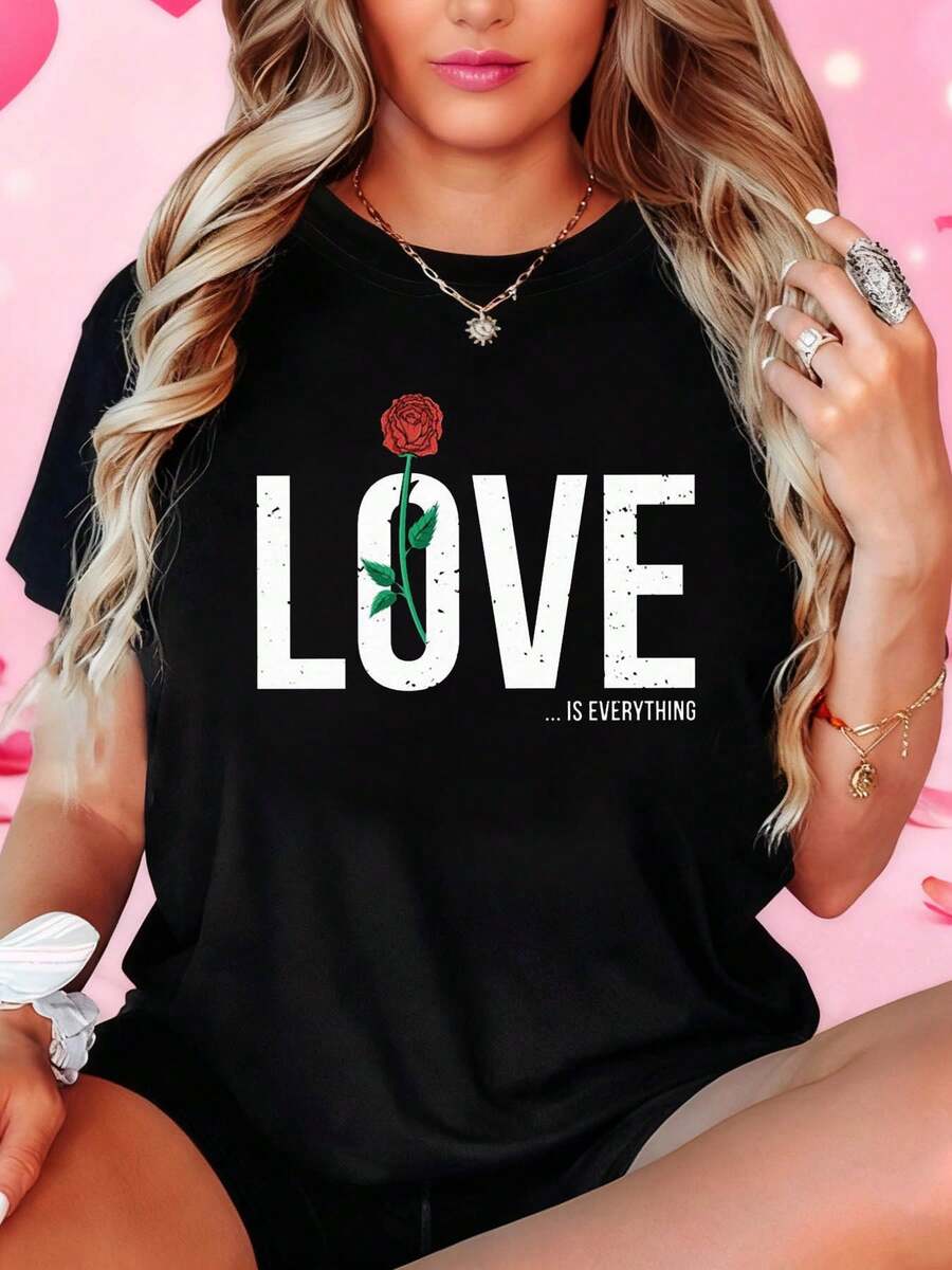 Plus Size - Plus Size - "Love Is Everything" With A Rose Print On A Stylish And Casual Plus Size Women's Crew Neck T-Shirt For Spring And Summer, Perfect For Creative Looks, Comfortable, Everyday Wear - 黑色 - 查看 1