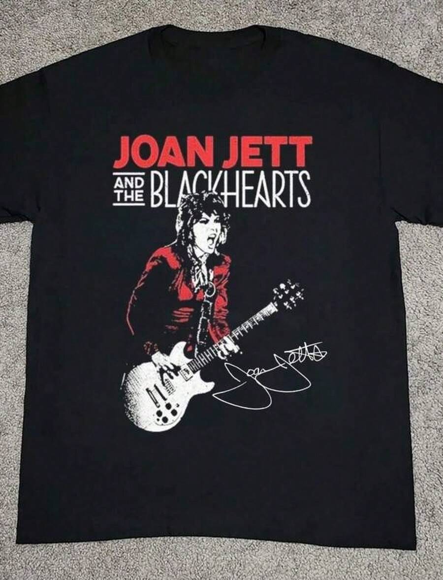 Camiseta unissex preta autografada por Joan Jett, estilo rock 'n' roll. Ideal para o verão e para o público feminino. - Preto - Ver 1