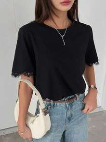 Camiseta de mujer de cuello redondo con encaje de contraste, de manga corta y holgada, para uso casual diario en verano, de vestir informal para mujeres - Negro - Ver 3