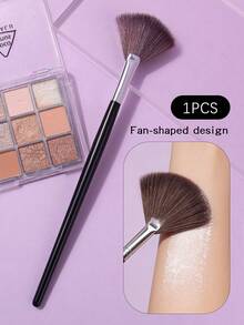 1pc Fan-Shaped Highlighter Brush, Soft Bristles Multi-Purpose Face Makeup Brush For Contouring, Blush, Powder - Black - View 3