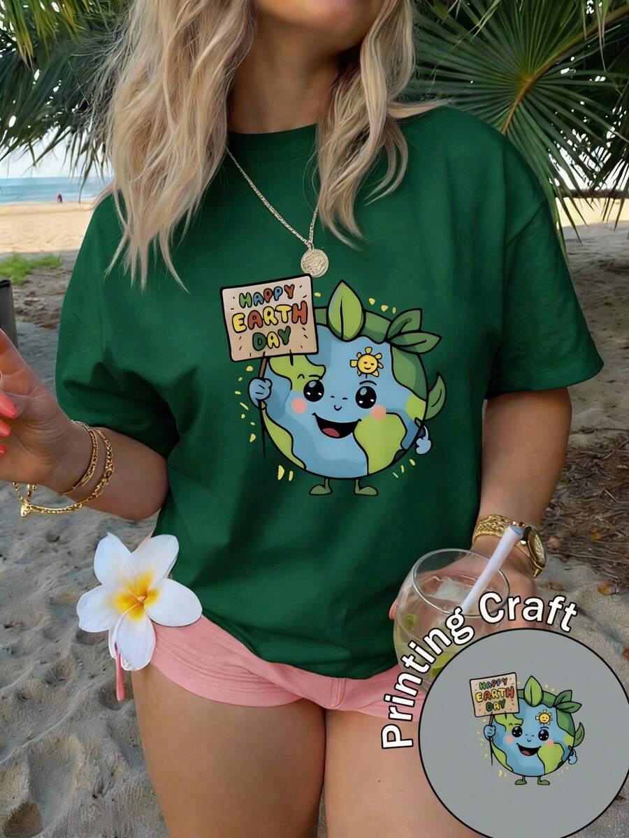 Women's Short-Sleeved Crew Neck T-Shirt, 100% Machine Washable And Easy To Care For, With A Casual Design Featuring Adorable Lettering And A Banner Print With The Phrase "Happy Earth Day". New Summer 2026 T-Shirt For Everyday Wear And Travel. - 綠色 - 查看 1