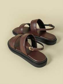 2026 Nuevas sandalias con hebilla para mujer, tacón bajo y suela gruesa, estilo bohemio retro fresco, punta abierta plana, cómoda para maternidad, ligera y de verano, diseño de nicho de lujo no convencional que estiliza las piernas, con tira trasera calada, de unicolor marrón café, transpirable, elegante para vestir, casual y deportiva, con hebilla de metal, sandalias romanas, tallas del 33 al 43 - Café integral - Ver 5
