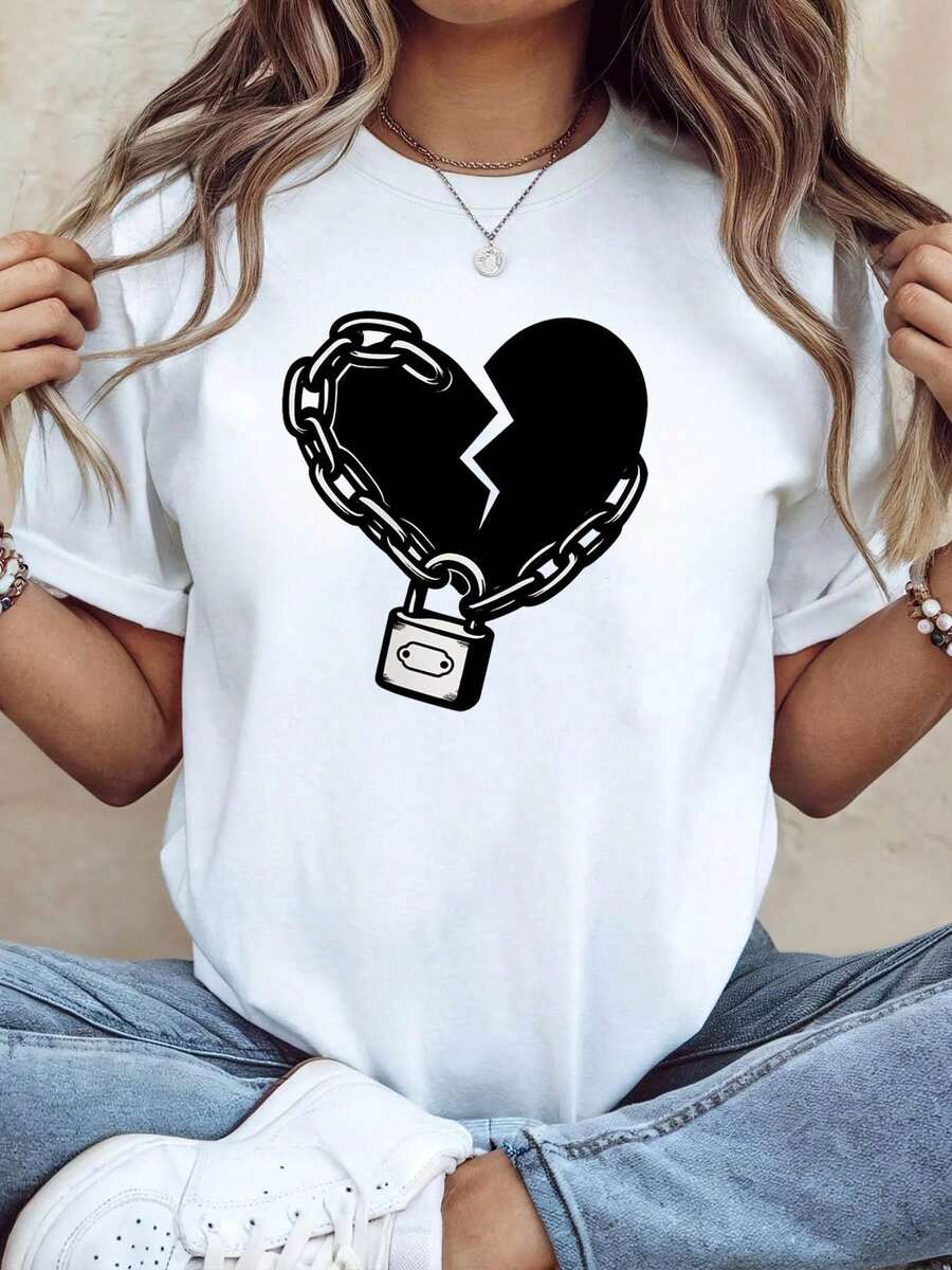 Corazón roto cadena cerradura impresión cuello de la tulación de la mujer camiseta de manga corta, estilo oscuro moda de la ca, top casual para el desplazamiento diario y el tre de la ca