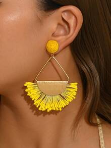 1 Pair Handmade Woven Raffia Yellow Fan-Shaped Earrings, Fresh Beach Style, Unique Geometric Raffia Pendant Earrings Suitable For Women's Daily, Vacation, And Party Wear - Yellow - View 3