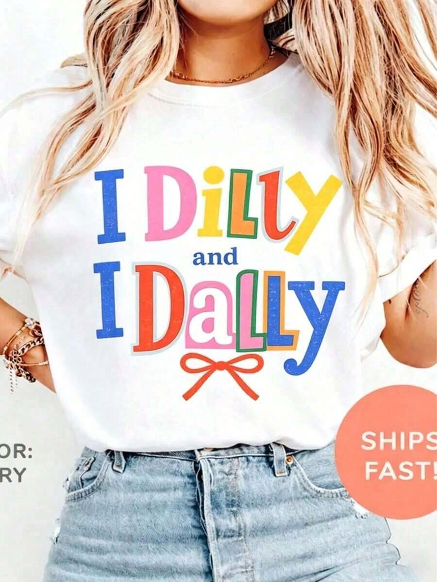 100% Algodón ® Camiseta Dilly Dally, Camiseta I Dilly And I Dally, Camiseta Divertida para Mamá, Camiseta Divertida para Chicas, Camiseta Gráfica Born To Dilly Dally 2026 - Camisetas Gráficas Cortas para Mujer, Ropa para Conciertos, Ropa Linda (Estilo dulce, estilo retro, unisex) - Blanco - Ver 1
