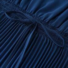 Women's Ombre Pleated Hem A-Line Dress, Waist Cinched Design, Elegant For Vacation, Commute, Valentine's Day, Date, French Chic Retro Versatile Party, Early Spring/Summer Sleeveless Blue & White New Mid-Length Dress - Multicolor - Ver 7