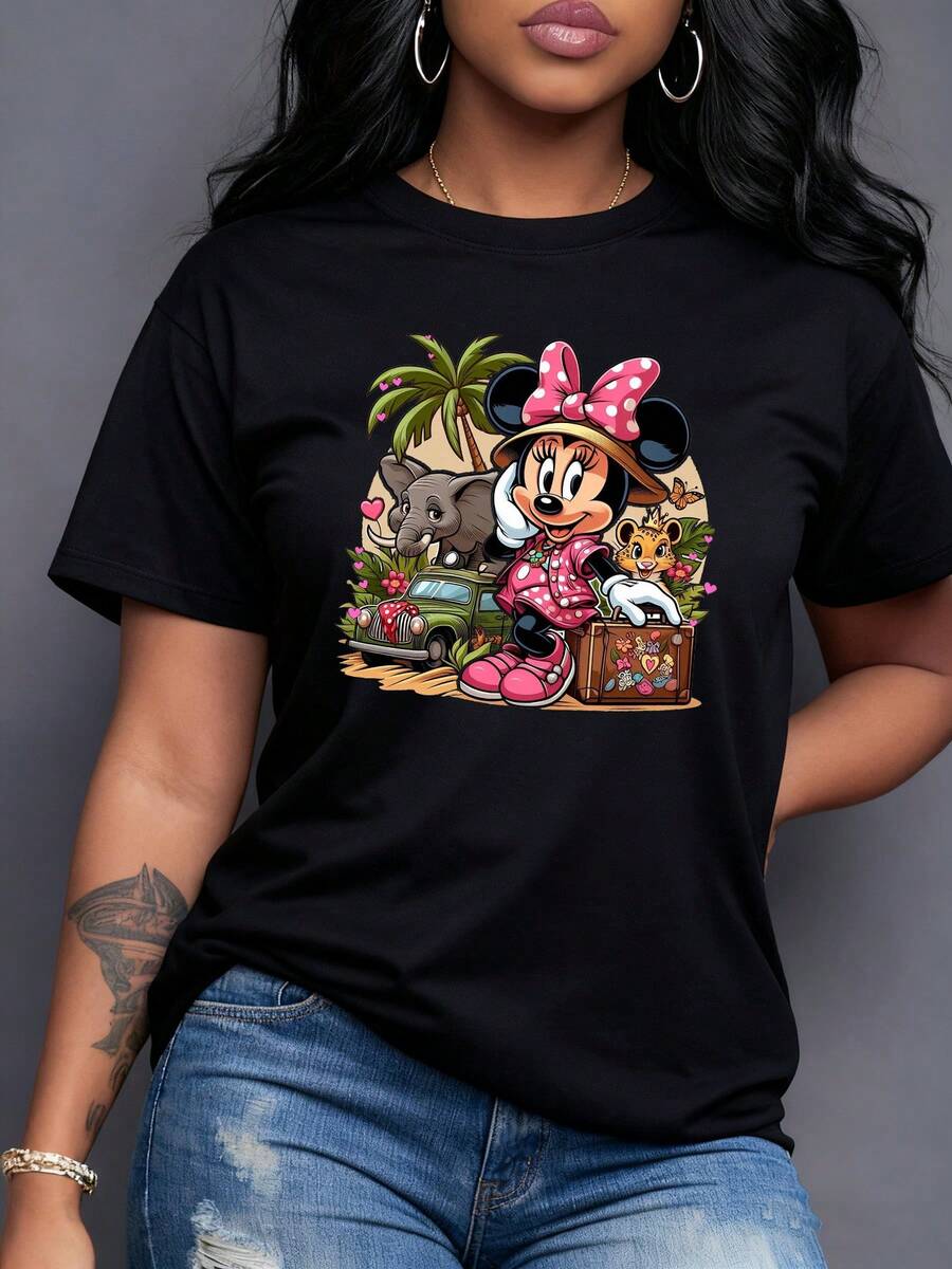 Aventura tropical con palmeras elefante y personaje alegre disfrutando del viaje en un entorno colorido con maleta y auto clásico camiseta para mujer blanca de corte cómodo ideal para lucir un estilo alegre - Negro - Ver 1