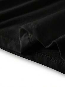 Camiseta Gráfica Oversize para Mujer con Estampado "Mariposa Polilla Vintage", Transpirable y Cómoda, Manga Corta, Cuello Redondo, Estampado Dark Academia, Algodón Suave, Perfecta para Uso Diario y Estilo Grunge Urbano - Negro - Ver 4