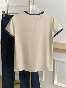 Camiseta casual de mujer de manga corta con cuello redondo y estampado de corazón en bloques de color - Caqui - Ver 2