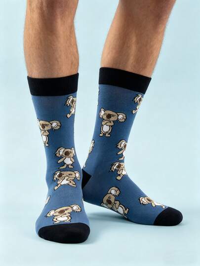 1 Pair Men's Koala Print Crew Socks, Cute Cartoon Pattern Socks, Unisex Casual Socks, Adorable Koala Theme Crew Socks, Unique Animal Pattern Socks, Suitable For Students And Daily Wear, Japanese Cartoon Koala Print Socks, Eye-Catching Casual Daily Item