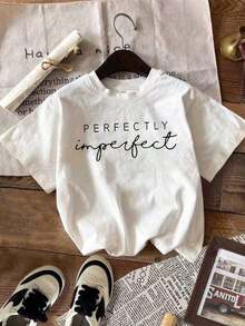 1 Piece Of Women's Short-Sleeve Crew Neck T-Shirt With "Perfectly Imperfect" Letter Print, Basic Summer Cotton-Blend Tee, Casual Style, With Minimalist Black And White Lettering, Soft Graphic Tee For Everyday Wear On The Street And In The Office. Women's Short-Sleeve Crew Neck T-Shirt With Letter Print, Everyday Casual Wear, 210g, 100% Cotton, All Designs Are Printed. Unisex. - 白色 - 查看 5