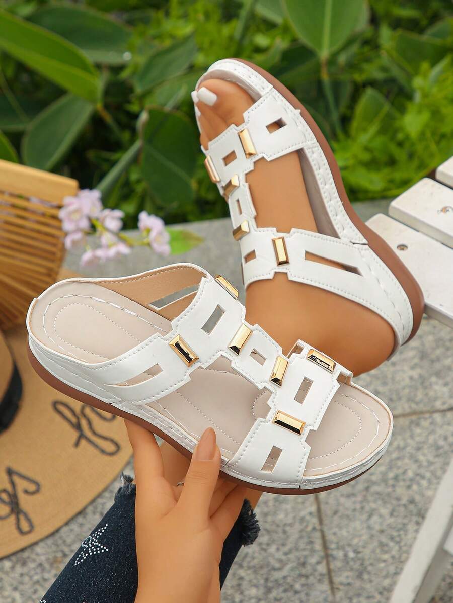 Plus Size Women's Wedge Thick Sole Sandals, Fashion New Peep Toe Design With Hollow Rivets, Solid White Color, Stylish Belt Buckle, Comfortable Daily/Vacation Slip-On Sandals, Beach Essential Slippers - White - View 1