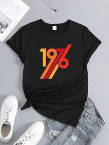 A Cute And Super Cool 1976 Graphic Print Crew Neck T-Shirt, Perfect For Women's Spring And Summer Casual Activewear. Adorable Animal Print, Fun Letter Print, Versatile Streetwear, Summer Outdoor Wear Or Everyday Wear, Daily Wear For Sweet Girls Or Students, Cool And Sweat-Free Summer Clothing - 黑色 - 查看 2