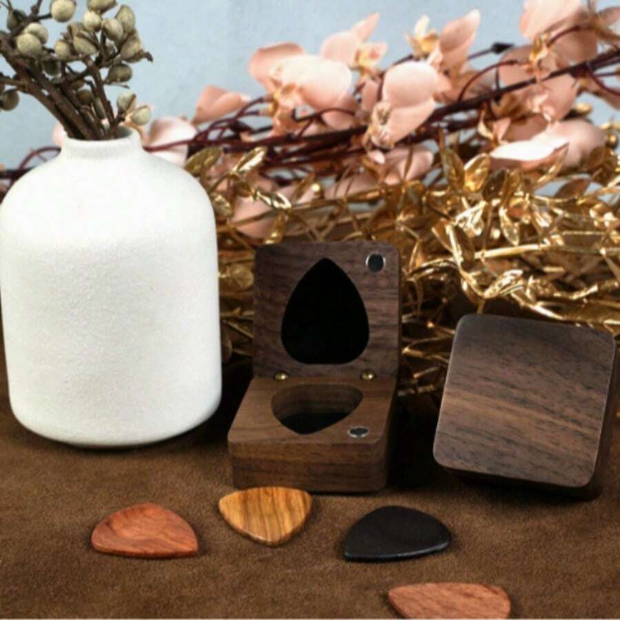1 pieza/Juego de caja de púas de guitarra de madera de nogal, estuche de almacenamiento de púas de guitarra de madera personalizado, regalo creativo - A - View 1