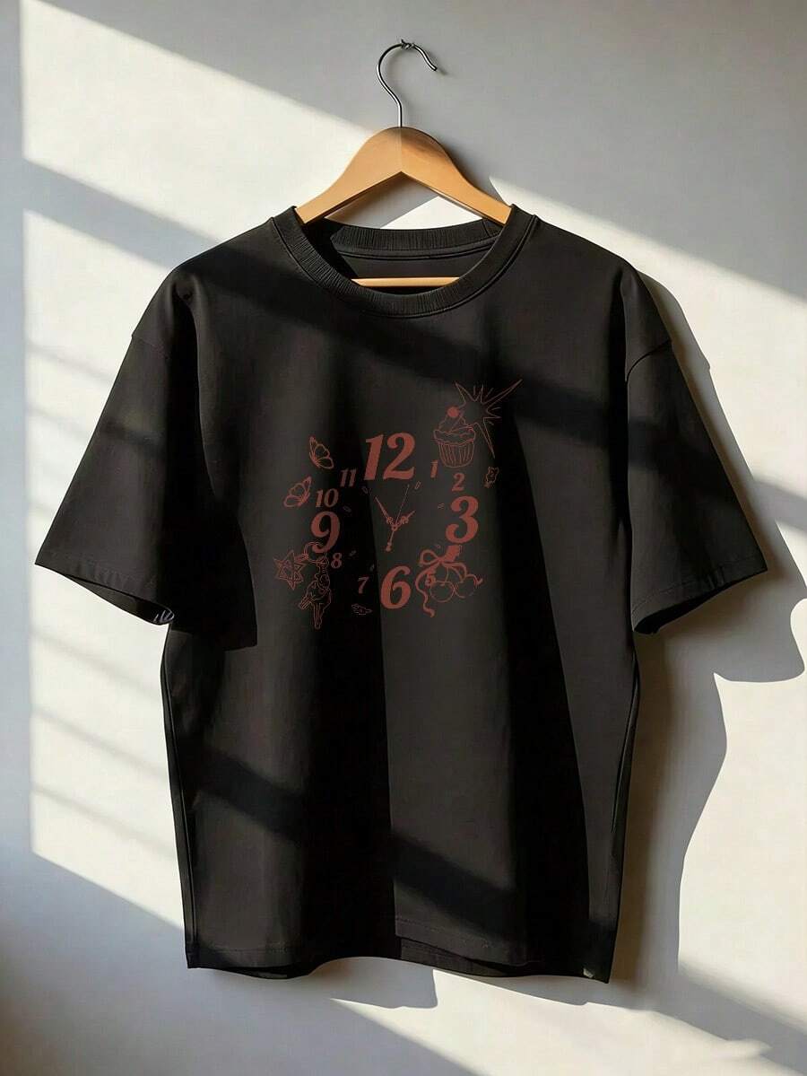 Short-Sleeve T-Shirt With Clock And Cupcake And Rabbit Details, Fashionable Short-Sleeve T-Shirt For Spring And Summer 2026, Made In Mexico, 180 Grams. Cartoon Print, Couple Design, Suitable For Indoor Or Outdoor Wear. Crew Neck, Unisex, Ideal For Office And Leisure. One-Piece Pack. - BK-P631577SLNDXZGY406 - 查看 1