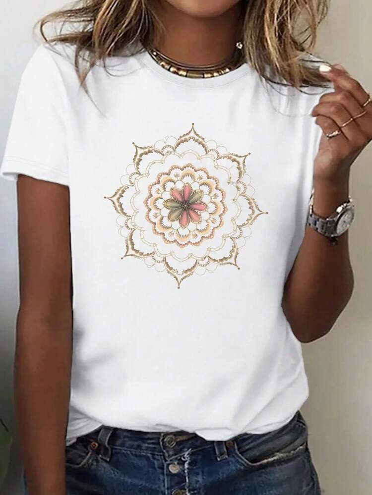 Short-Sleeved T-Shirt With Floral And Mandala Print, Soft And Breathable Fabric, Round Neck, Vibrant Pink And Gold Color, Boho Style, Suitable For Beach Festivals, Casual Outfits And Everyday Wear, Comfortable For All Seasons, Festival Fashion, Boho Style, Elegant Design, Handcrafted Look, High-Quality Printing, Hand-Painted Style. - 白色 - 查看 1