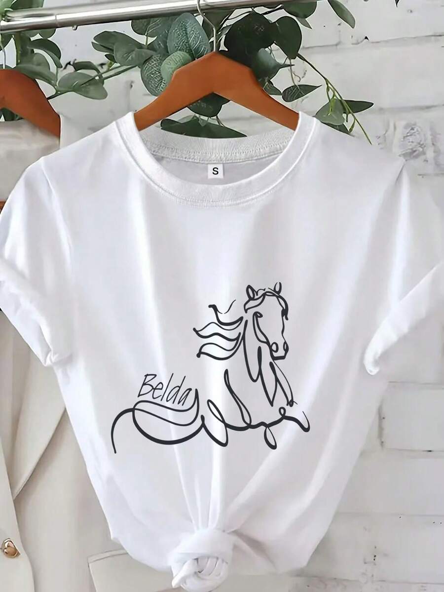 Camiseta personalizada con nombre y diseño de caballo, ideal para entusiastas del mundo equino, perfecta como regalo para familiares y amigos - Blanco - Ver 1