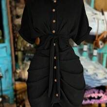 NostaNoir Collared Single-Breasted Tie-Waist Short Sleeve Shirt Dress - Negro - Ver 1