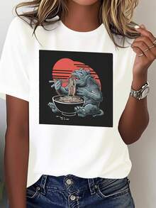 Camiseta de Mujer Inspir en Anime Japon￩s con Estampado del Monstruo Ramen - 100% C￳moda y Casual, Dise￱o Textilizado japon￩s e I para Fans: Ropa Todo-Tempors Lavable a Mancha. Camiseta Blanca con Impresi￳n Negra y Roja de Taz￳n Ranmen. ﾡTejido Suave Transpirable! uste Relado Sin Trasparencia o Necesidad de Limpieza Seca. Divertidrenda casual inspir por el ic￳nico "Ramen Monster, Ropa de Estilo Japon￩s para Mujer - Blanco - Ver 2