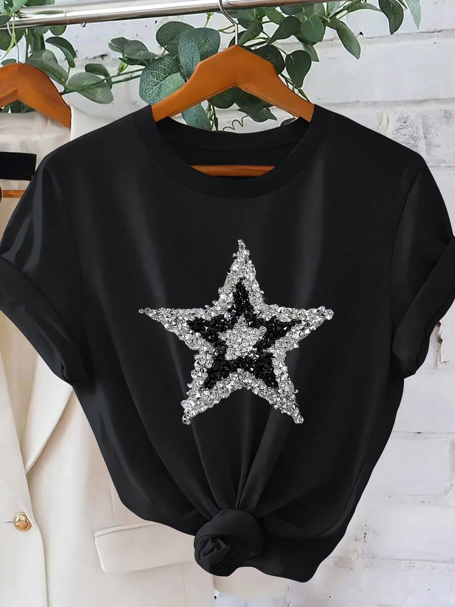 Latest Camiseta de moda para mujerCamiseta de manga corta para mujer con estampado de estrellas brillantes en negro y plata, estilo dulce y moderno, ideal para el uso diario en primavera y verano, top versátil de corte ajustado, cuello redondo sencillo, cómoda y transpirable, en oferta de . ,Top de manga corta para verano,blusas para mujer,La elección perfecta para tus atuendos de San Valentín,playeras niño,Camiseta para aficionados de la Copa de Fútbol,playeras de mujer - Negro - Ver 1