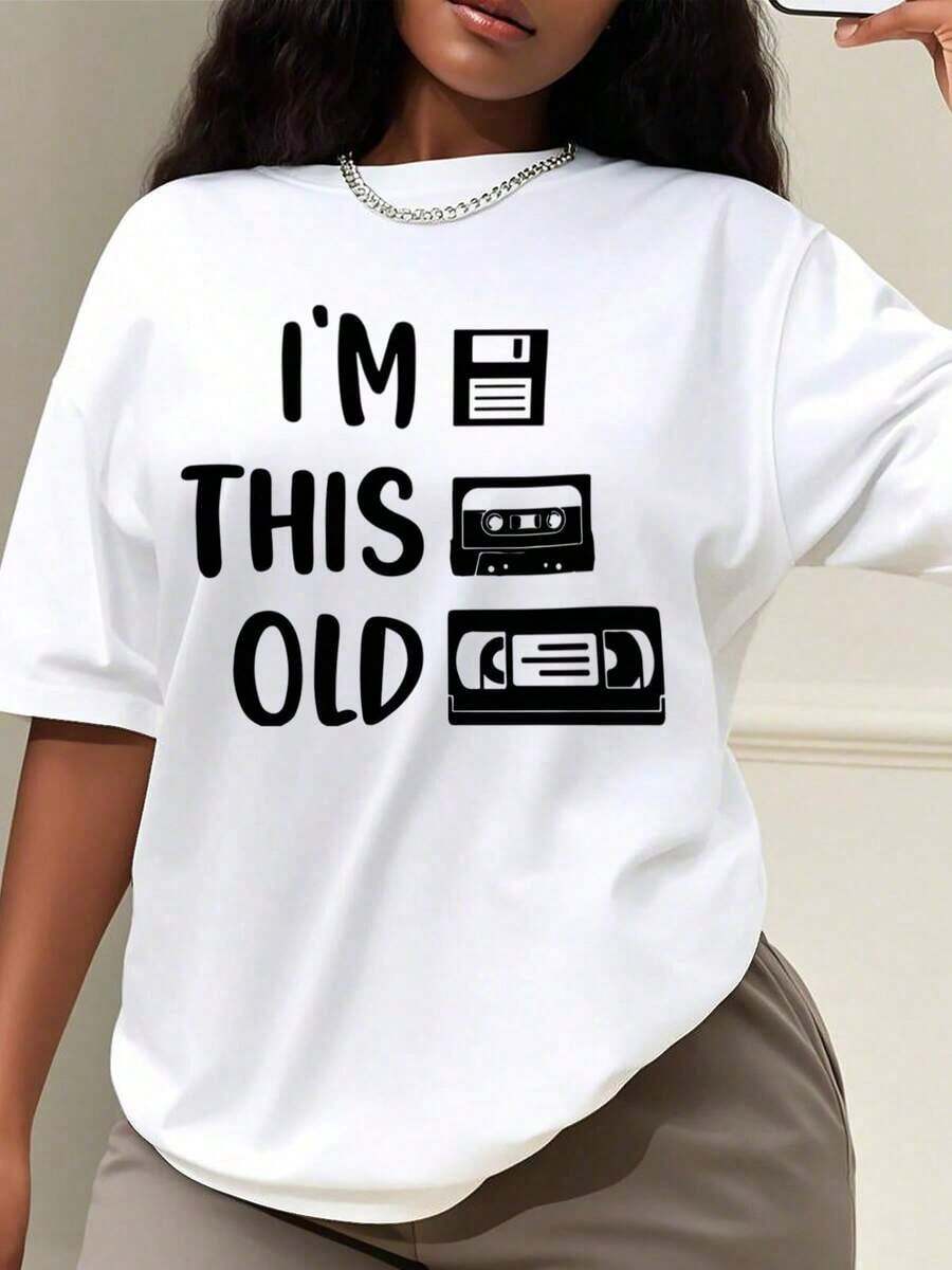 Estilo clásico de talla para mujer, camiseta retro divertida con la frase Ya tengo esta edad y diseño vintage de casete, disco flexible y VHS - estilo de los 90, excelente idea de regalo, camiseta de talla para mujer, perfecta para fiestas navideñas o para regalar, blusas casuales suaves y cómodas para mujer. - Blanco - Ver 1