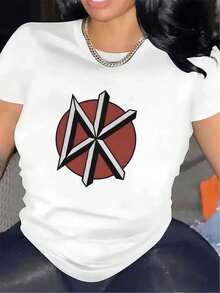 Una camiseta distintiva ideal para personal de restaurante, que combina durabilidad y ligereza, ofreciendo un ajuste cómodo. Perfecta para comidas casuales, esta elegante camiseta con gráfico está diseñada para uso diario con tejido transpirable y un aspecto contemporáneo. - [Blanco] - Ver 11