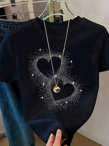 Playera Negra de Mujer con Gráfico de Doble Corazón Brillante, Camiseta de Efecto Diamante y Brillos Manga Corta, Top de Estética Aesthetic Y2K, Blusa Casual de Moda para Fiesta - Negro - Ver 7