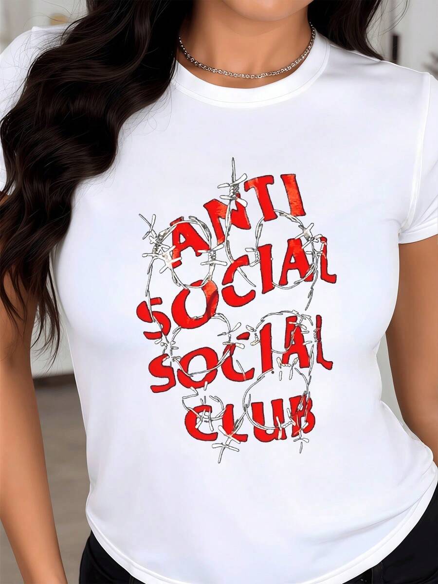 Text With Red Letters Intertwined With Barbed Wire Symbolizing A Rebellious Mind And Inner Strength That Defies Social Pressure, Showing A Modern Attitude And Free Spirit. Custom Urban Casual Women's T-Shirt - 白色 - 查看 1