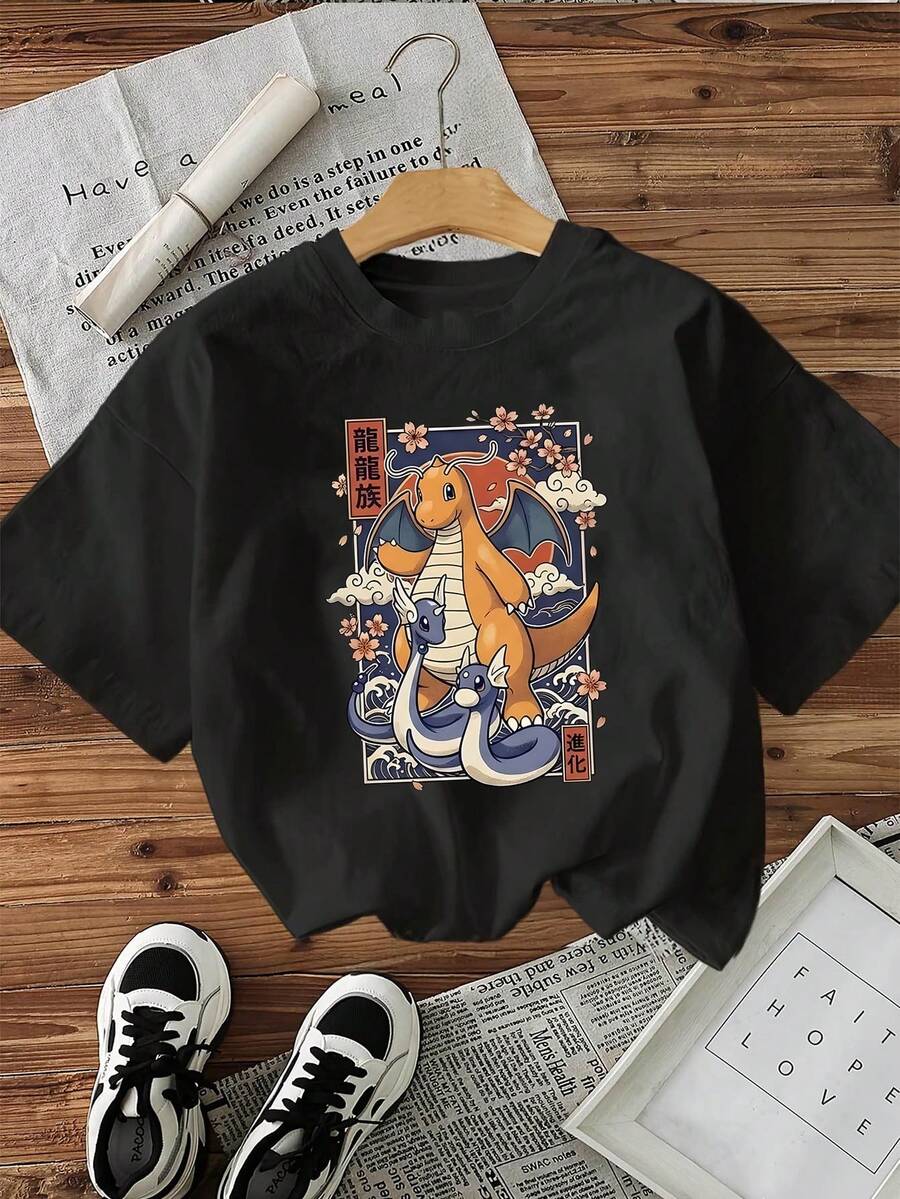 Pokemon Genuine Authorized Ladies' High-Quality Cotton T-Shirts, Pokemon Fast Dragon Family Cartoon T-Shirts With Wind And Ukiyo-E Prints, Cartoon Street Style Cotton T-Shirts, Ladies' Fashionable And Elegant T-Shirts, Cartoon Fans' T-Shirts, And Gifts For Cartoon Lovers. - màu đen - Xem 1