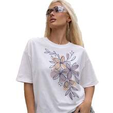Camiseta de manga corta 100% algodón puro, estilo casual, versátil, elegante, fresca, con estampado de plantas, top oversize de moda. - Negro - Ver 6