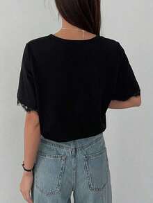 Camiseta de mujer de cuello redondo con encaje de contraste, de manga corta y holgada, para uso casual diario en verano, de vestir informal para mujeres - Negro - Ver 5