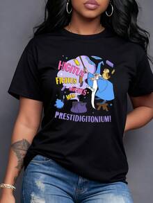 Palabras mágicas que evocan un hechizo divertido con un mago lanzando objetos al aire y colores vibrantes que transmiten energía positiva camiseta para mujer moderna y cómoda para uso diario - Negro - Ver 6
