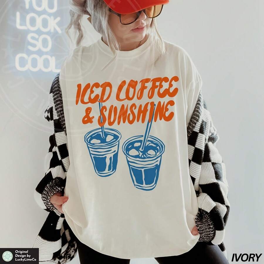 Iced Coffee and Sunshine Shirt, Iced Coffee Shirt, Coffee Lover Gift, Summer hirt, Summer Vibes Shirt, Coffee Club Shirt, ®220g heavyweight 100% cotton T-shirt. Butterfly print. Unisex sizing. Round neck inspirational T-shirt. Cute and beautiful Y2K-inspired summer top, perfect for the outdoors, home, work, or street wear. Casual, loose-fitting everyday T-shirt. - Blanco - Ver 1