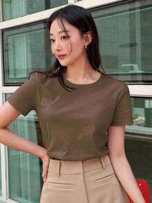 Camiseta básica de cuello redondo, estilo preppy. - Café integral - Ver 3