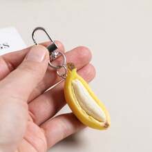 1 pieza Llavero creativo con diseño 3D de plátano pelado realista, accesorio colgante con forma de fruta - Ver 2