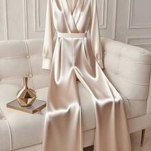 Women's V-Neck Long Sleeve Shiny Fabric Waist Cinched Flared Leg Jumpsuit - Negro - Ver 2