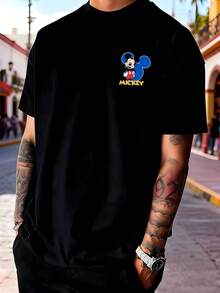 Disney 100% Cotton T-Shirt Featuring A Double-Sided Print Of The Mickey Mouse Family; A Comfortable, Breathable And Versatile Summer T-Shirt With A Round Neck And Short Sleeves; A Street-Style Fashion Piece For Men; An Excellent Choice For A Gift.Disney T Shirt - màu đen - Xem 2