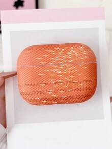 1 chiếc ốp tai nghe họa tiết quả bóng rổ màu cam, phù hợp với nhiều dòng tai nghe Apple, tương thích với các thế hệ 1/2, 3, 4, Pro, Pro2, Pro3. Ốp có thiết kế họa tiết quả bóng rổ chân thực, tái hiện lại hình dáng quả bóng màu cam kinh điển. Được làm từ chất liệu silicon mềm, có khả năng chống mài mòn, trầy xước và hư hại do rơi vỡ. - Nhiều màu - Xem 4