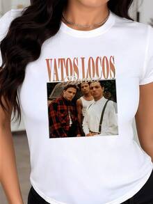 Large Text With The Phrase "Vatos Locos Forever" Accompanied By A Photograph That Symbolizes The Union, Solidarity, And Eternal Friendship Between People Who Share Loyalty And Strength. Women's Casual, Modern, Comfortable T-Shirt For Everyday Wear. - 白色 - 查看 8