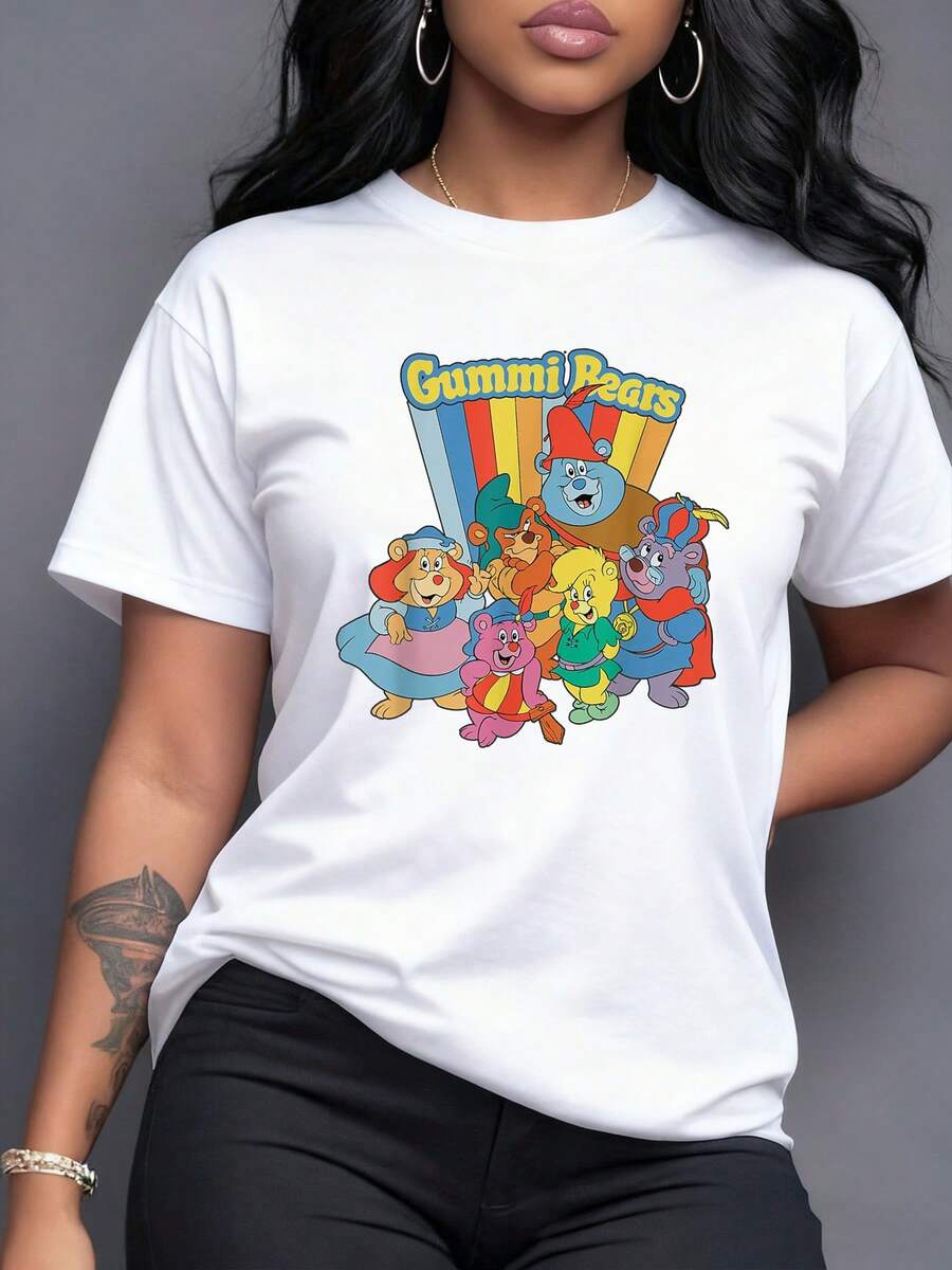 Osos coloridos sonrientes que representan amistad y alegría sobre un fondo de rayas brillantes evocando energía positiva y espíritu juvenil camiseta para mujer casual cómoda de manga corta - Blanco - Ver 1