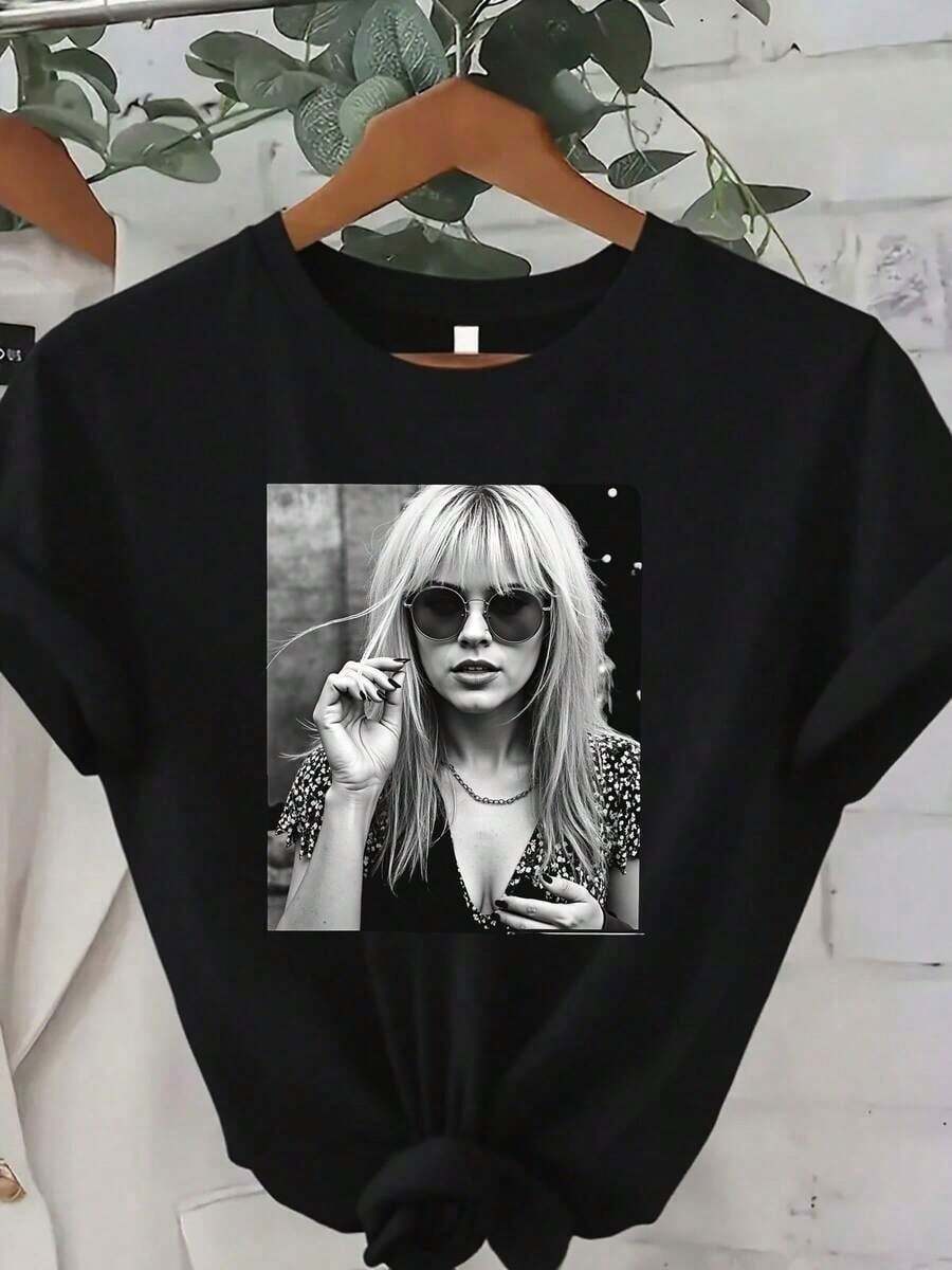Janet Women's Retro Style Printed T-Shirt With Classical Music Elements, Perfect For Combining Nostalgia With Outfits, A Great Holiday Gift. All Kinds Of Prints, Jacket, Crew Neck T-Shirt, Casual, For The Office, For Travel, Very Popular, Sporty Style, Printed/Patterned, 100% Cotton T-Shirt, Casual, Comfortable, Soft, Breathable. The Latest Popular Bestseller - 彩色 - 查看 1