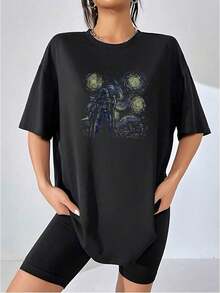 Camiseta de mujer, nueva colección verano 2026, casual, unisex, manga cortaFigura galáctica contemplando un cielo estrellado que simboliza la unión entre la fuerza interior y la inmensidad del universo inspirando poder equilibrio y misterio camisetas de mujer 100% algodónTela cómoda, corte holgado, suave y transpirable - Negro - Ver 3